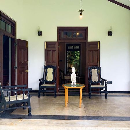 Headman House Antique Villa - A Seaside Royal Stay Ahangama Eksteriør billede