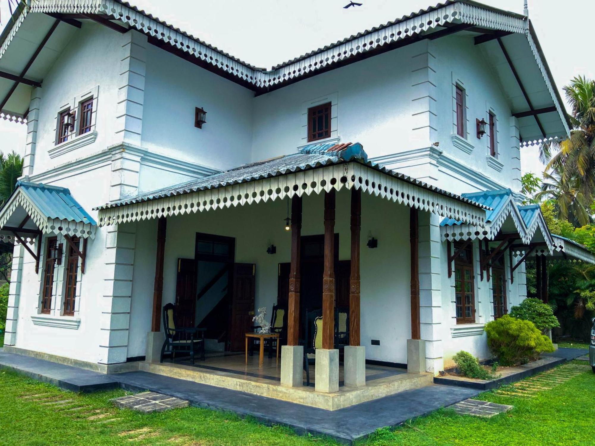 Headman House Antique Villa - A Seaside Royal Stay Ahangama Eksteriør billede