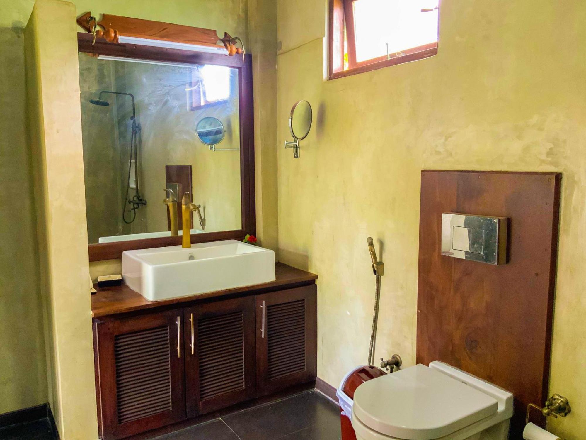 Headman House Antique Villa - A Seaside Royal Stay Ahangama Eksteriør billede