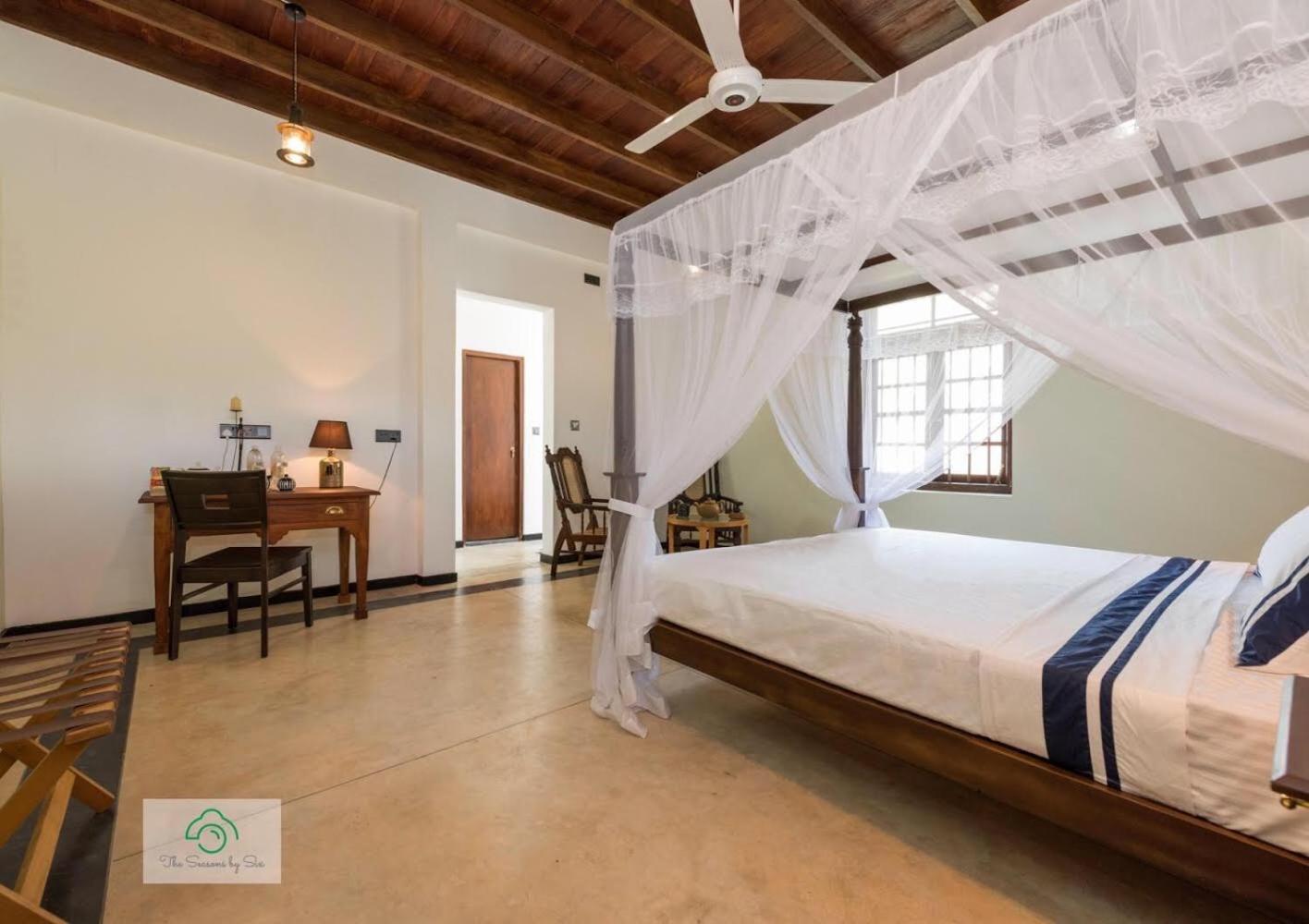 Headman House Antique Villa - A Seaside Royal Stay Ahangama Eksteriør billede