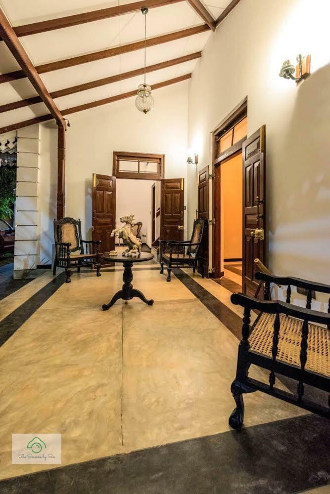 Headman House Antique Villa - A Seaside Royal Stay Ahangama Eksteriør billede